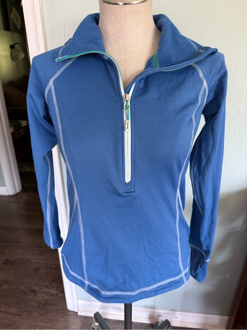 Eddie Bauer First Ascent Women’s Blue Quarter Zip Pullover Size Small